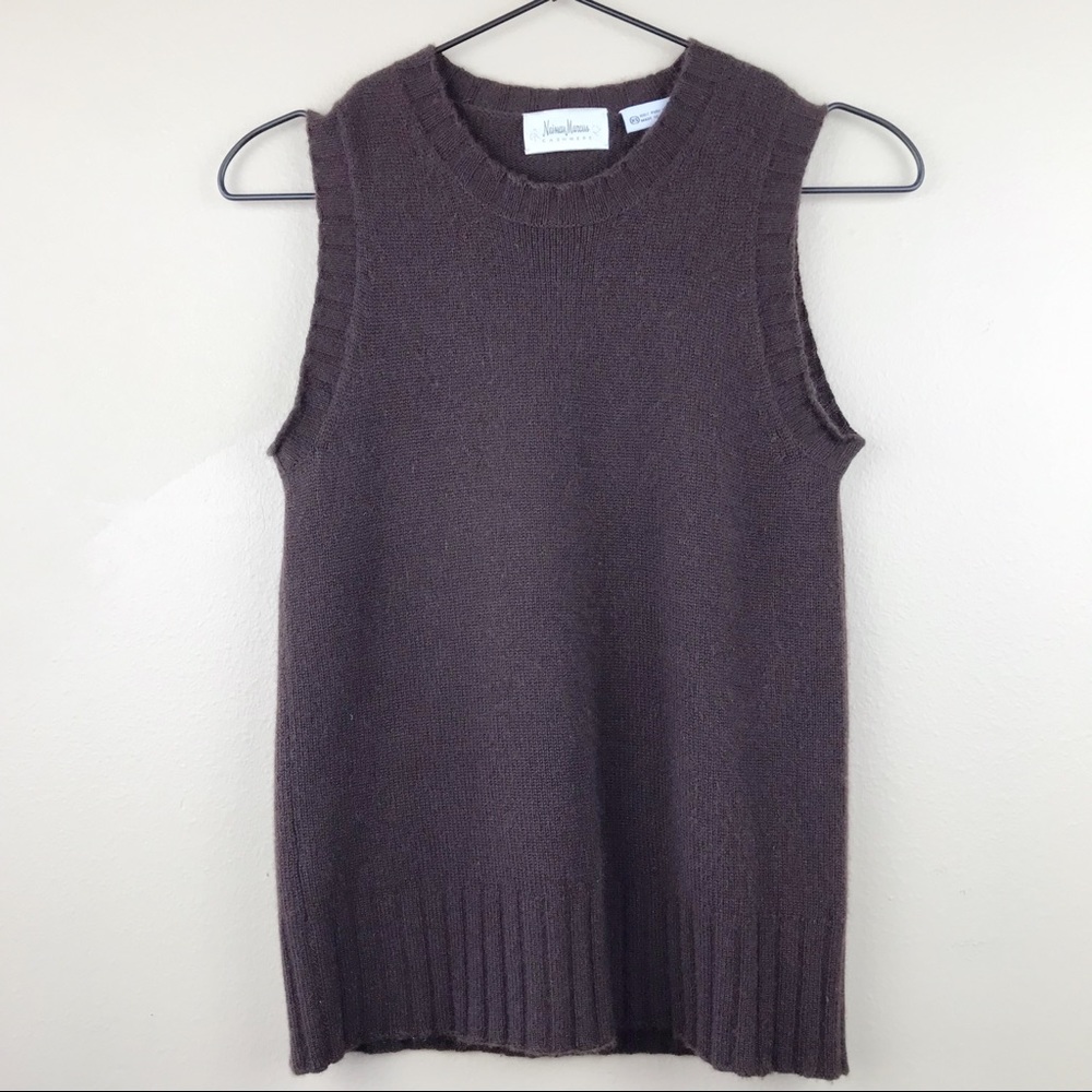 Neiman Marcus}100% Cashmere Sweater Vest Crew Neck